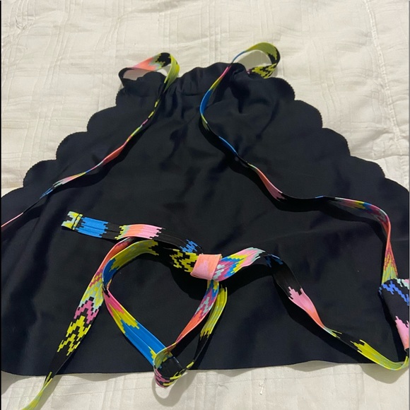 Pilyq Reversible Seamless Wave 2 PC. Bathing Suit.  Large top bottom is Medium. - Picture 3 of 5